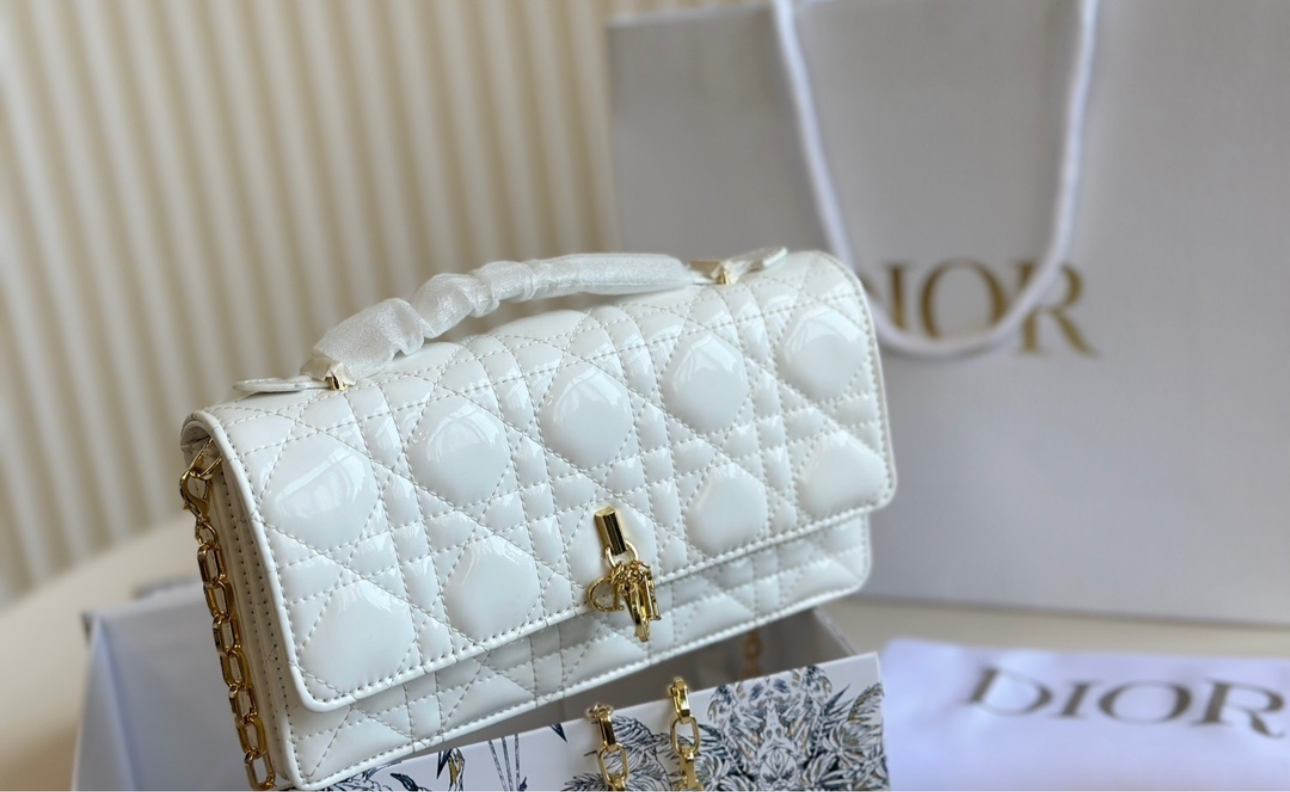 Long Lady D!or Cream