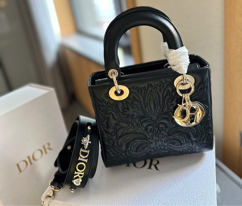 Lady D!or Fleur de lis