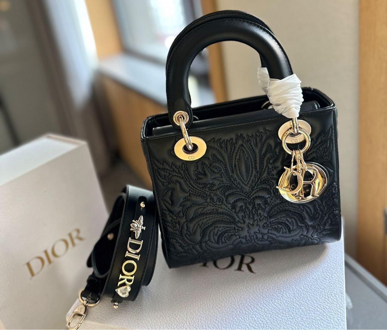 Lady D!or Fleur de lis